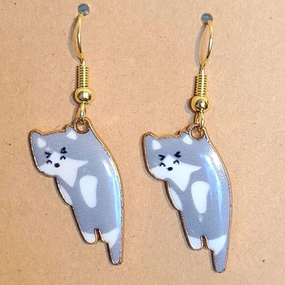 New Hand Crafted Cute Grey Kitten Hook Earrings 14K Gold Plated Hooks - Picture 1 of 2